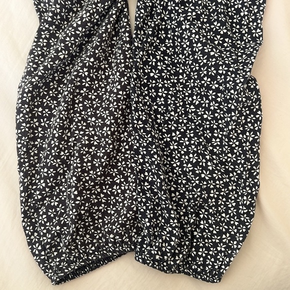 Floral Brandy Melville off the shoulder shirt - Picture 3 of 3